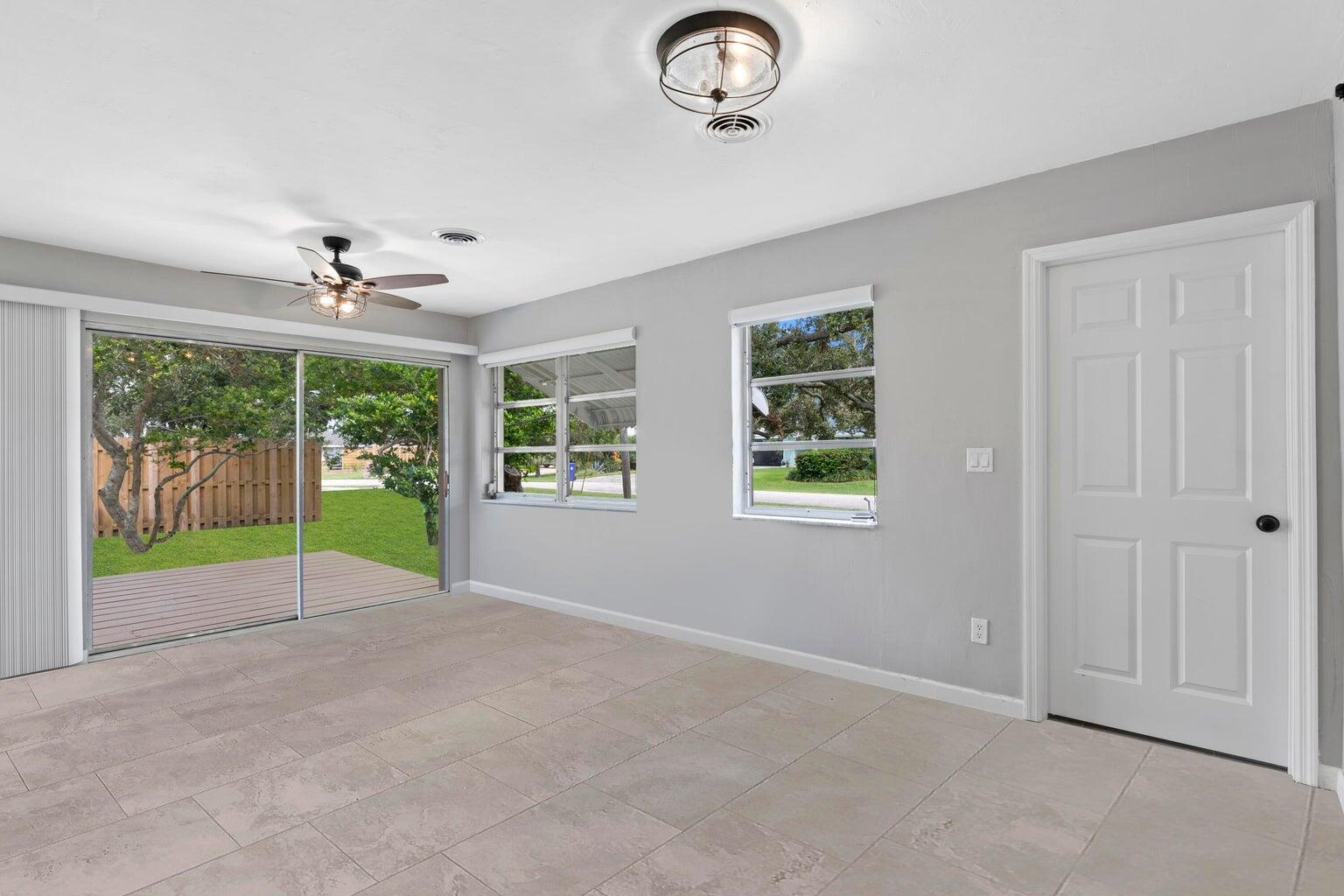VERO SHORES UNIT 1 - Residential