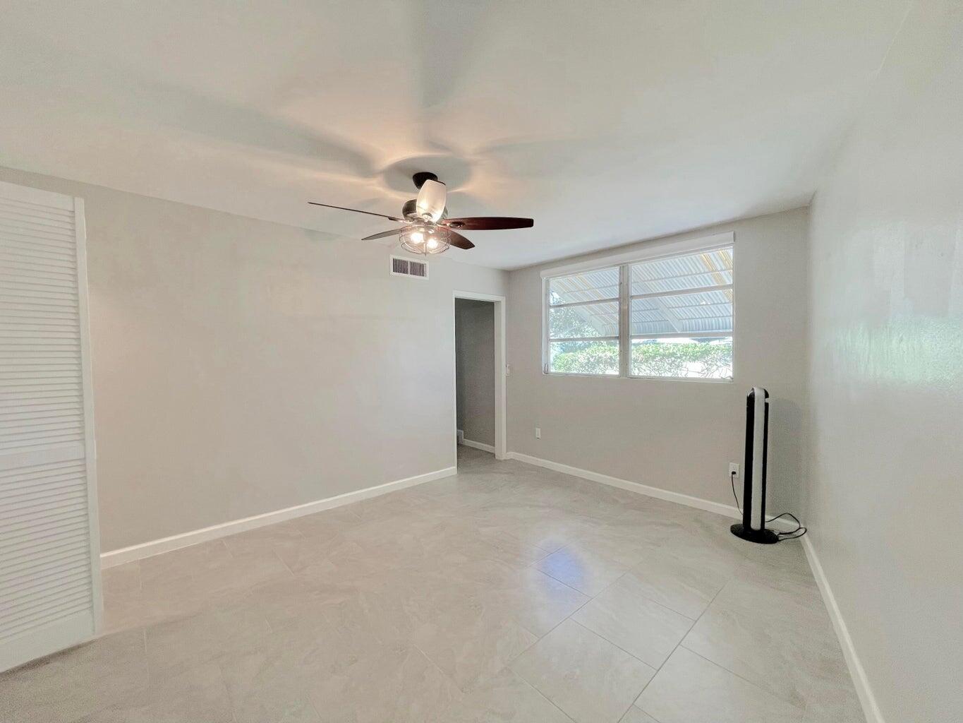 VERO SHORES UNIT 1 - Residential