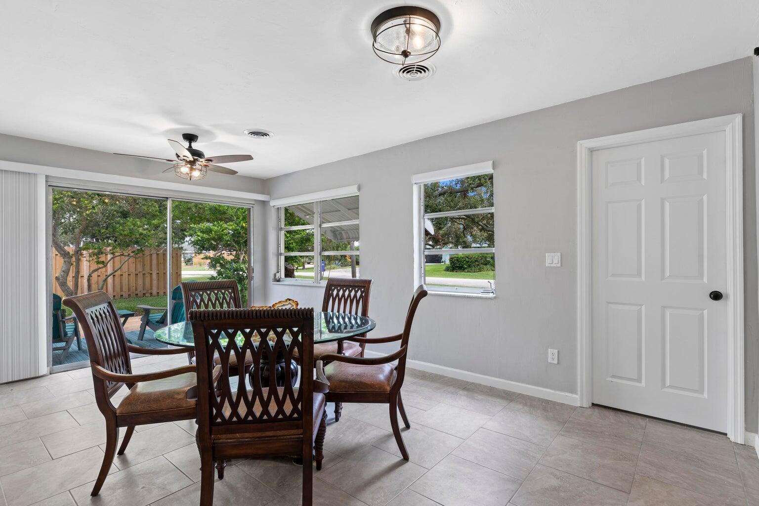 VERO SHORES UNIT 1 - Residential