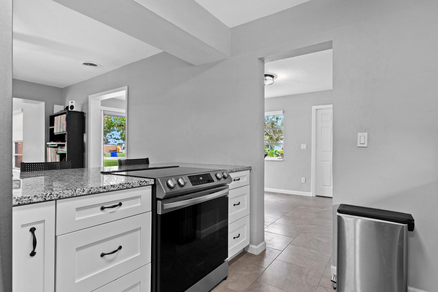 VERO SHORES UNIT 1 - Residential