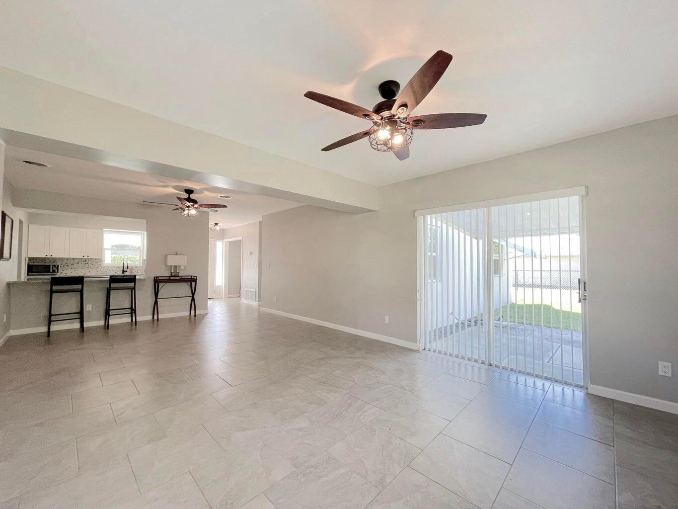 VERO SHORES UNIT 1 - Residential