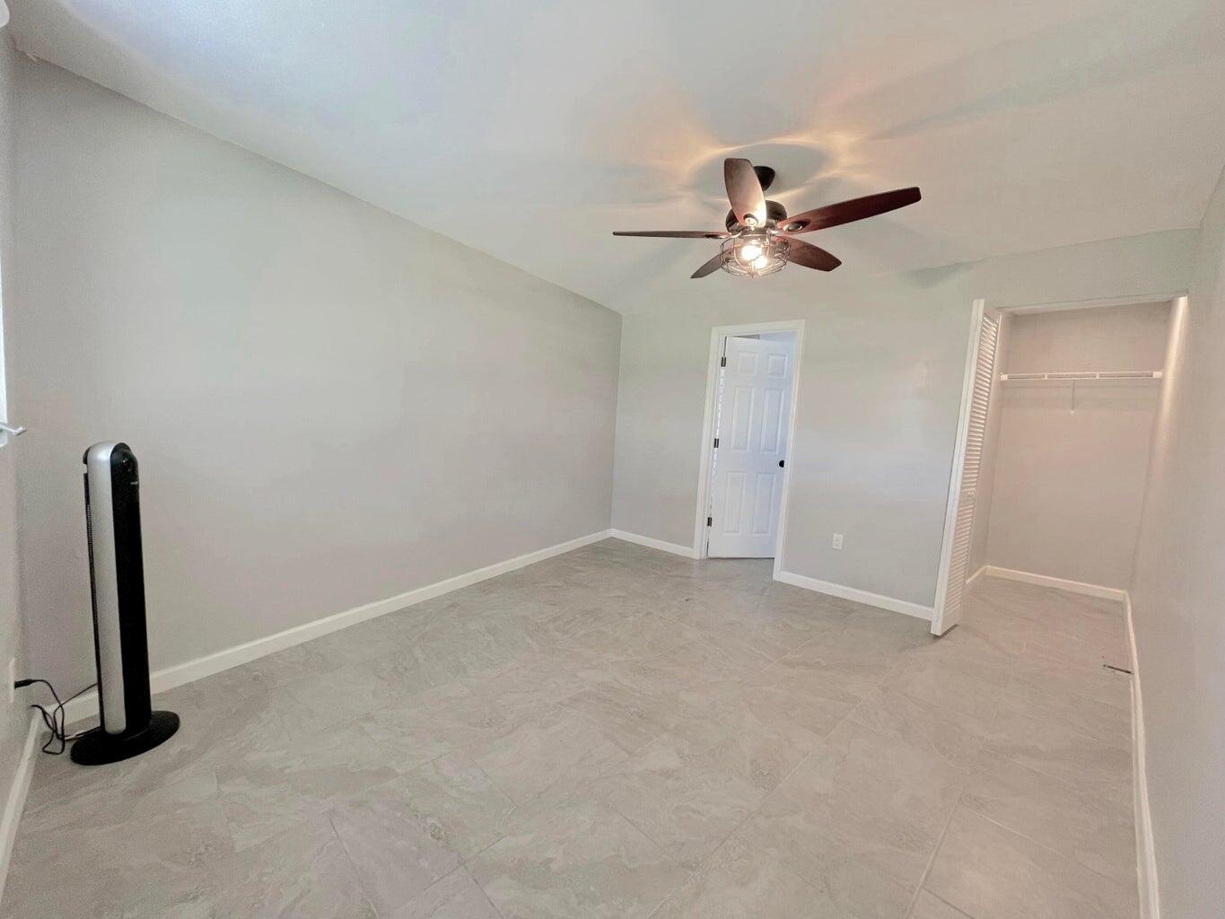 VERO SHORES UNIT 1 - Residential
