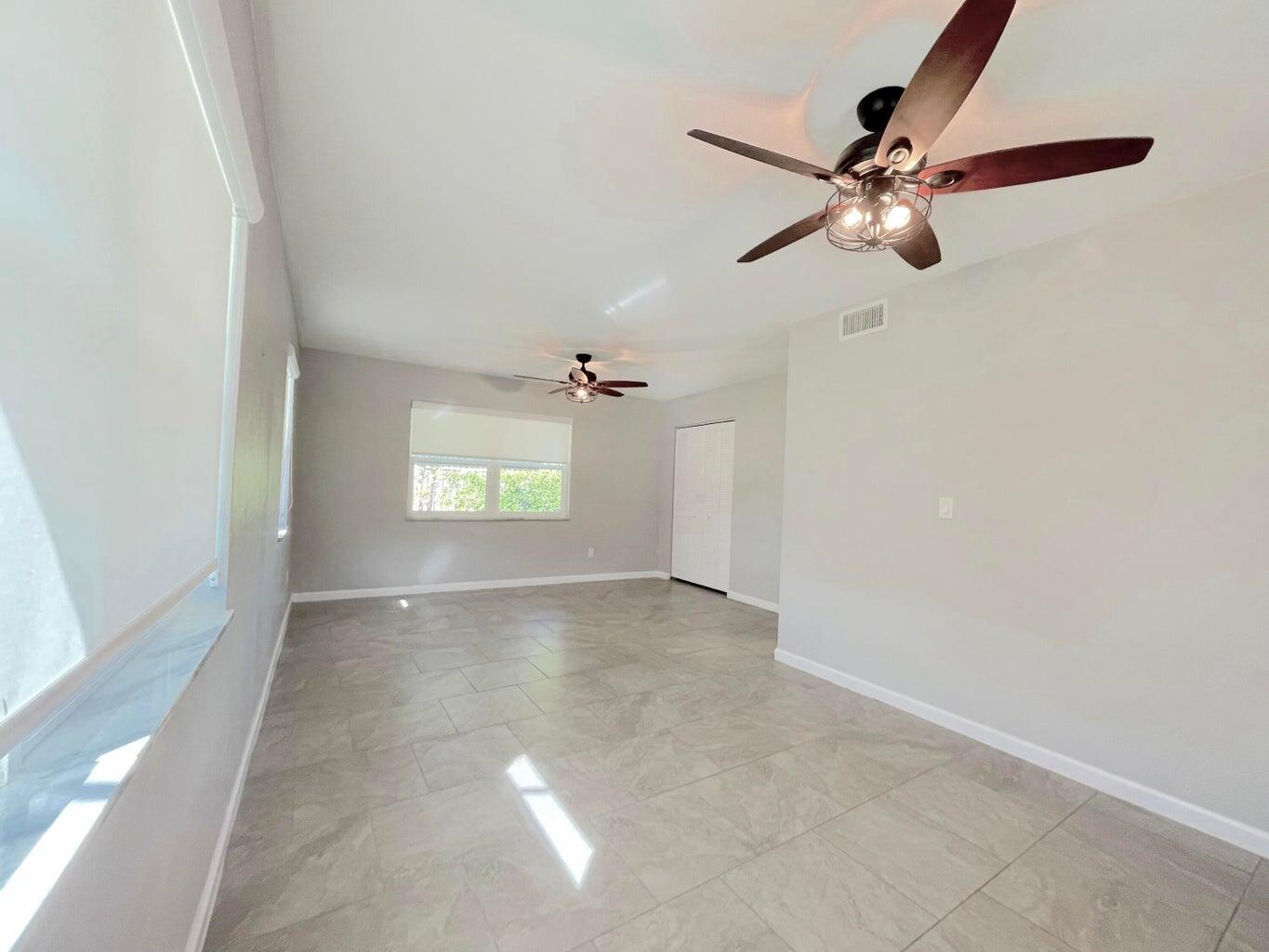 VERO SHORES UNIT 1 - Residential