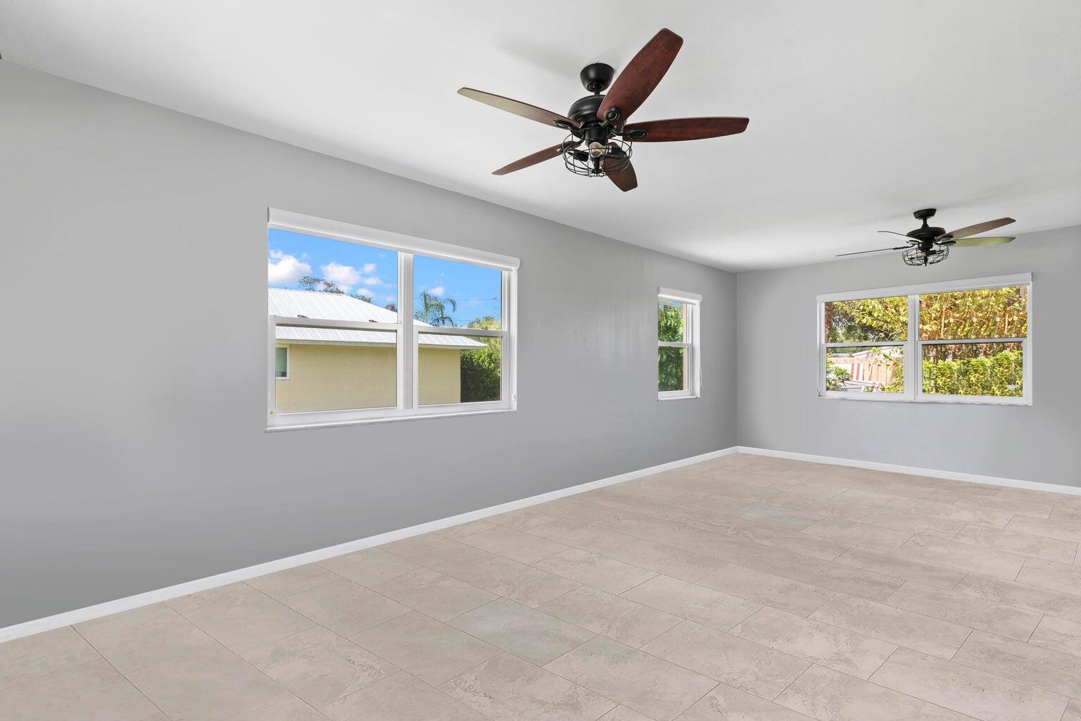 VERO SHORES UNIT 1 - Residential
