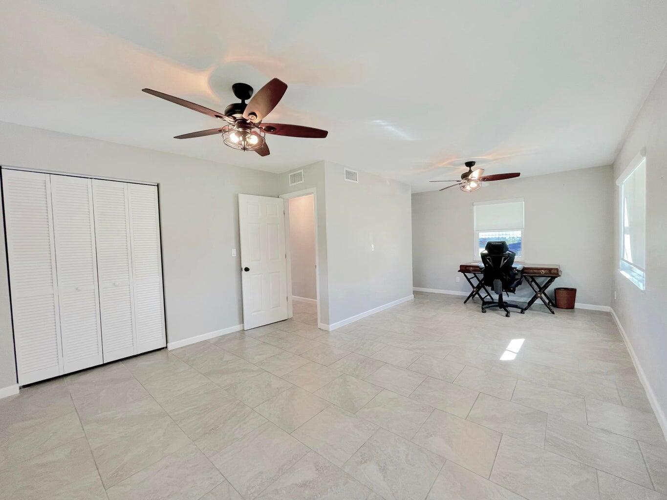 VERO SHORES UNIT 1 - Residential