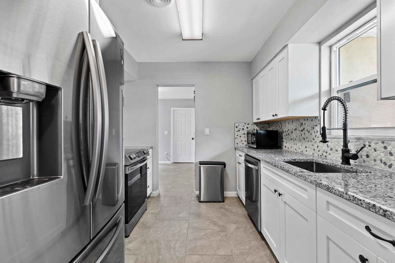 VERO SHORES UNIT 1 - Residential