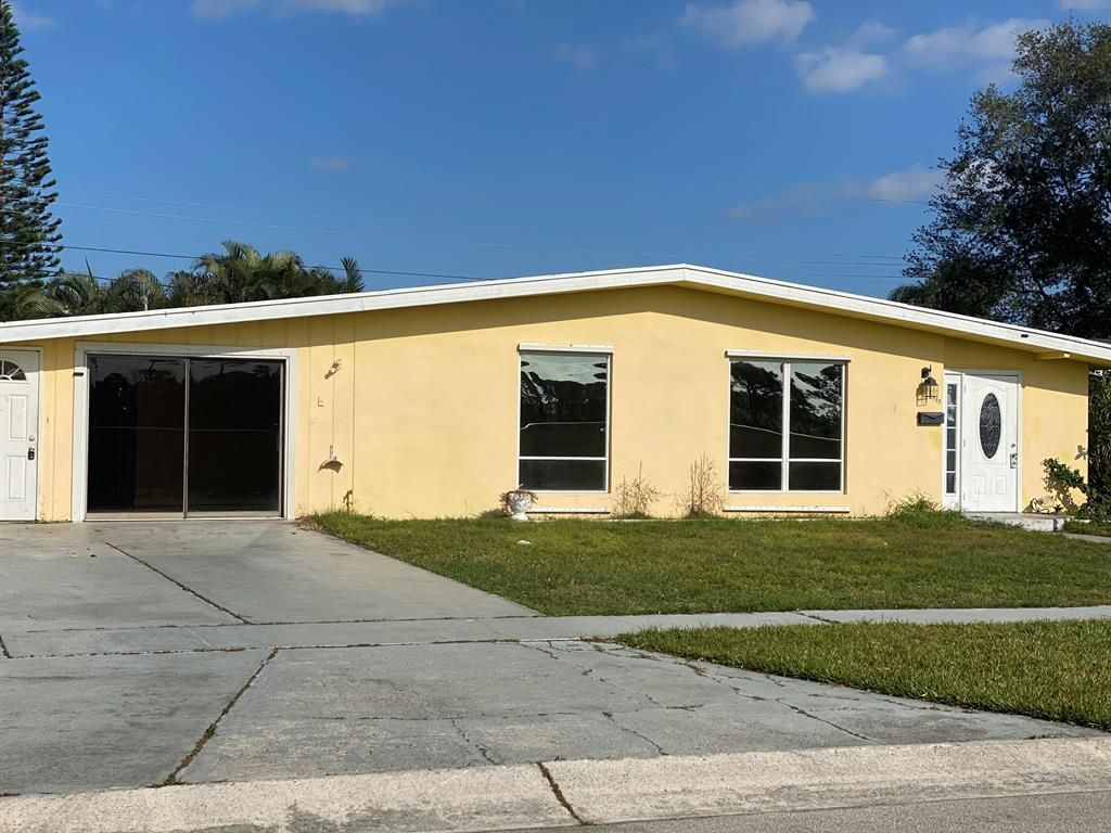 Photo of 2933 SE Pruitt Road, Port Saint Lucie, FL 34952 (MLS # R10700988)