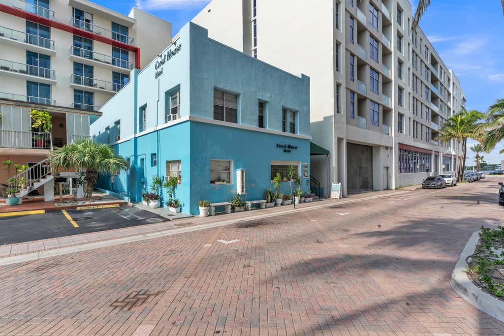 Photo of 324 Indiana Street #3, Hollywood, FL 33019 (MLS # B26042303)