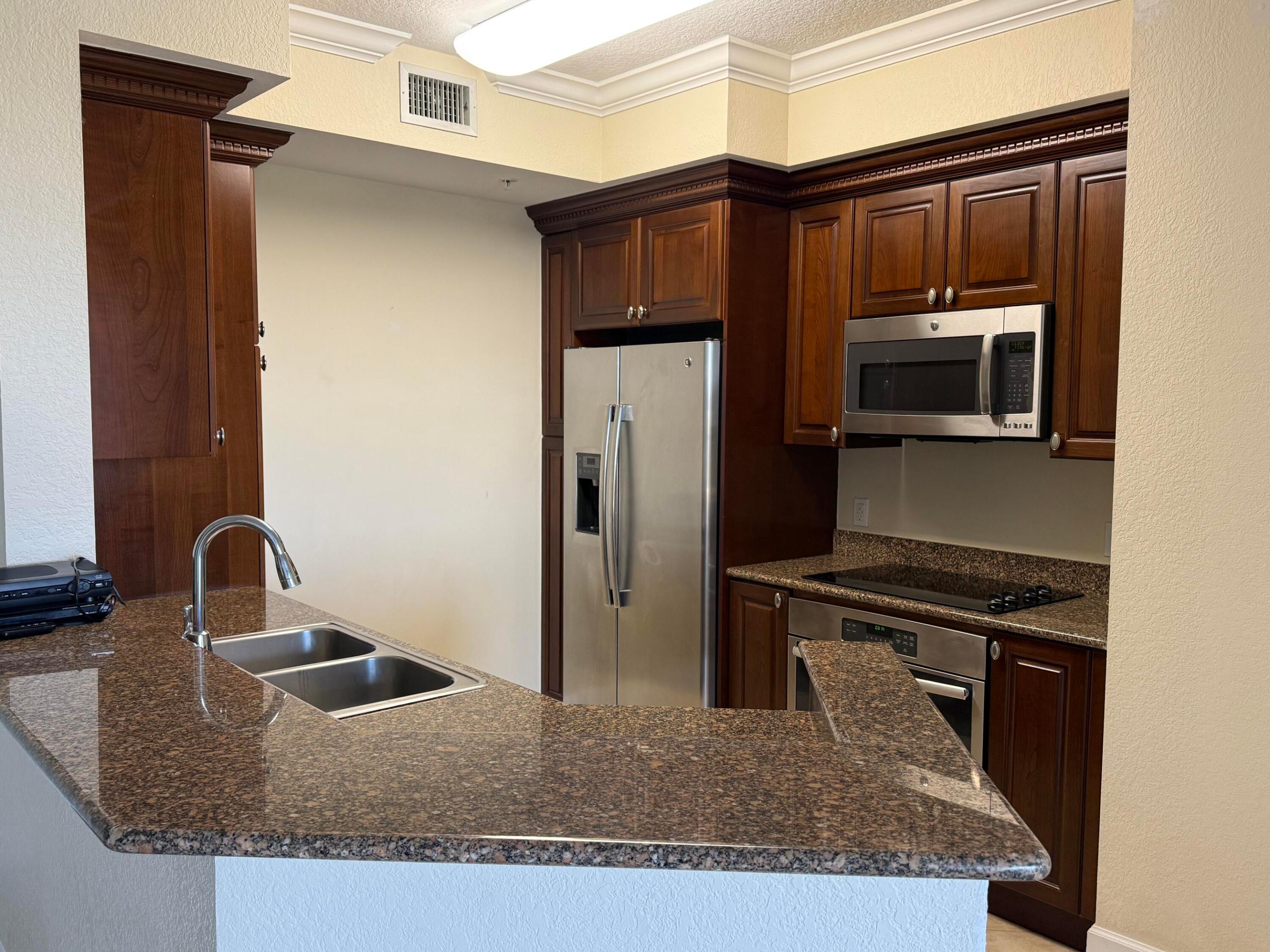 Vizcaya lakes condo - Residential