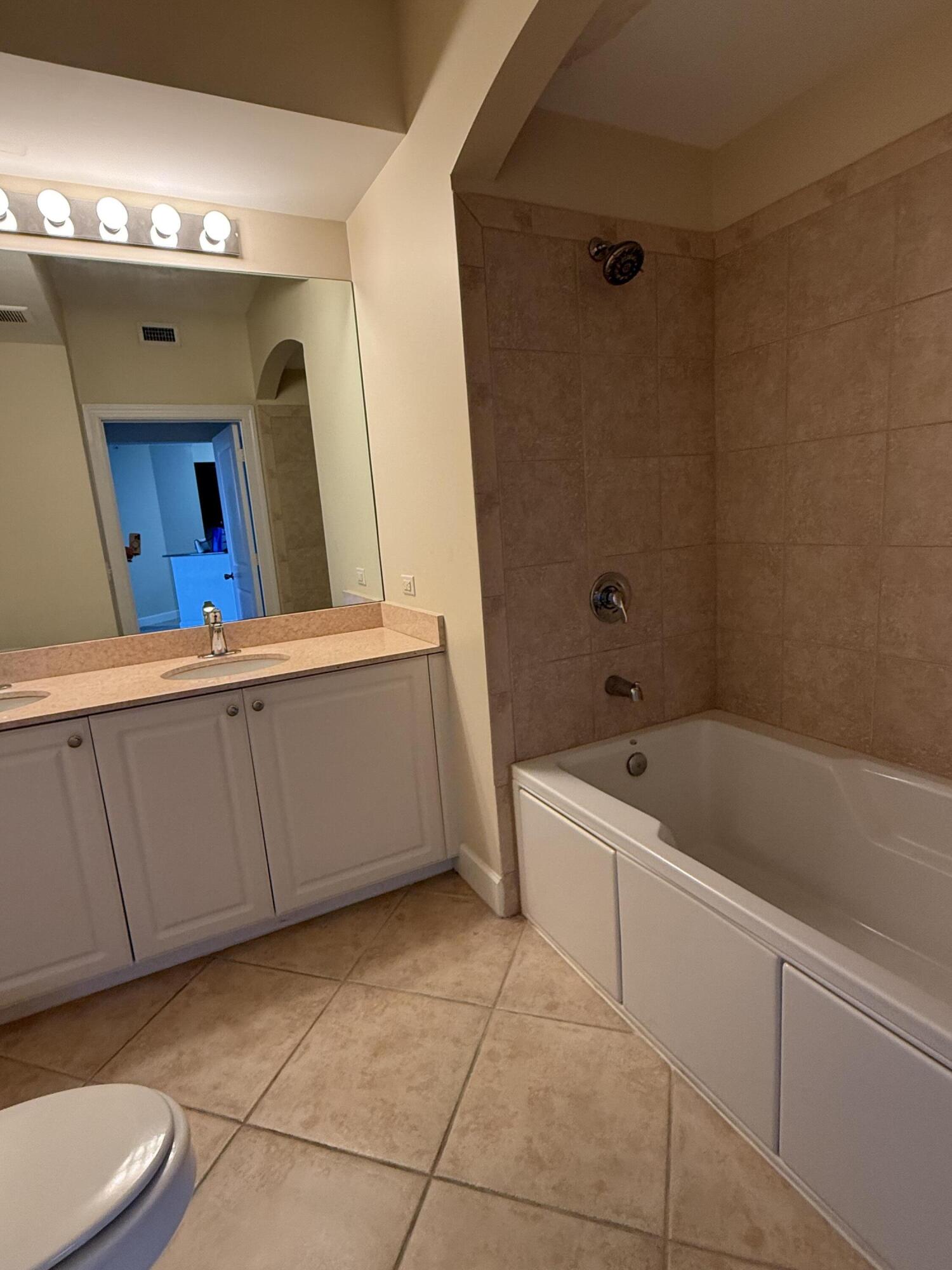 Vizcaya lakes condo - Residential