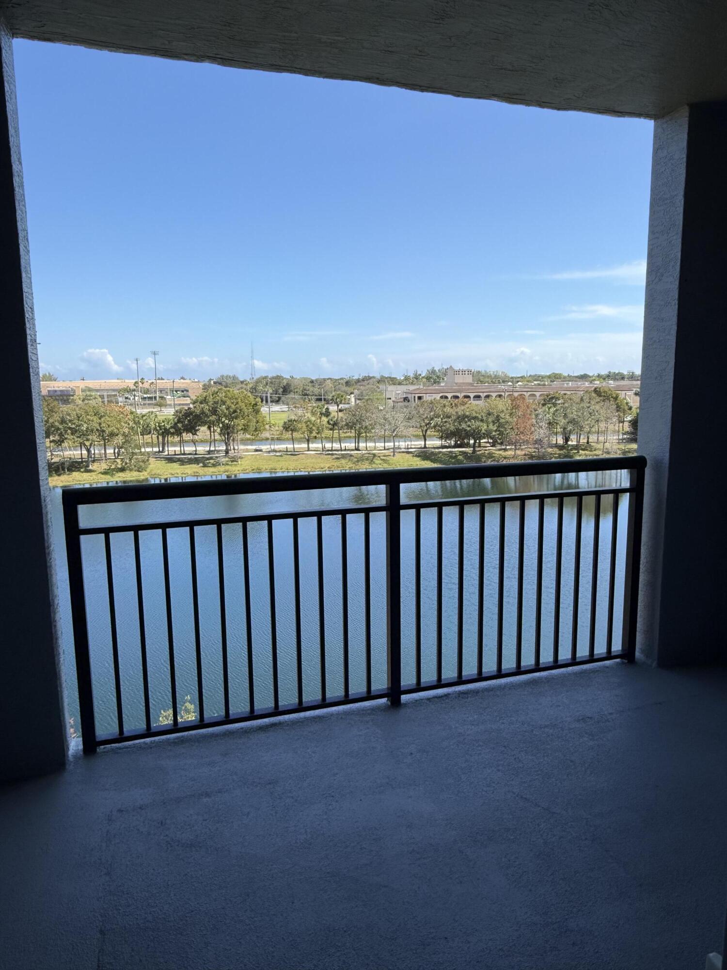 Vizcaya lakes condo - Residential