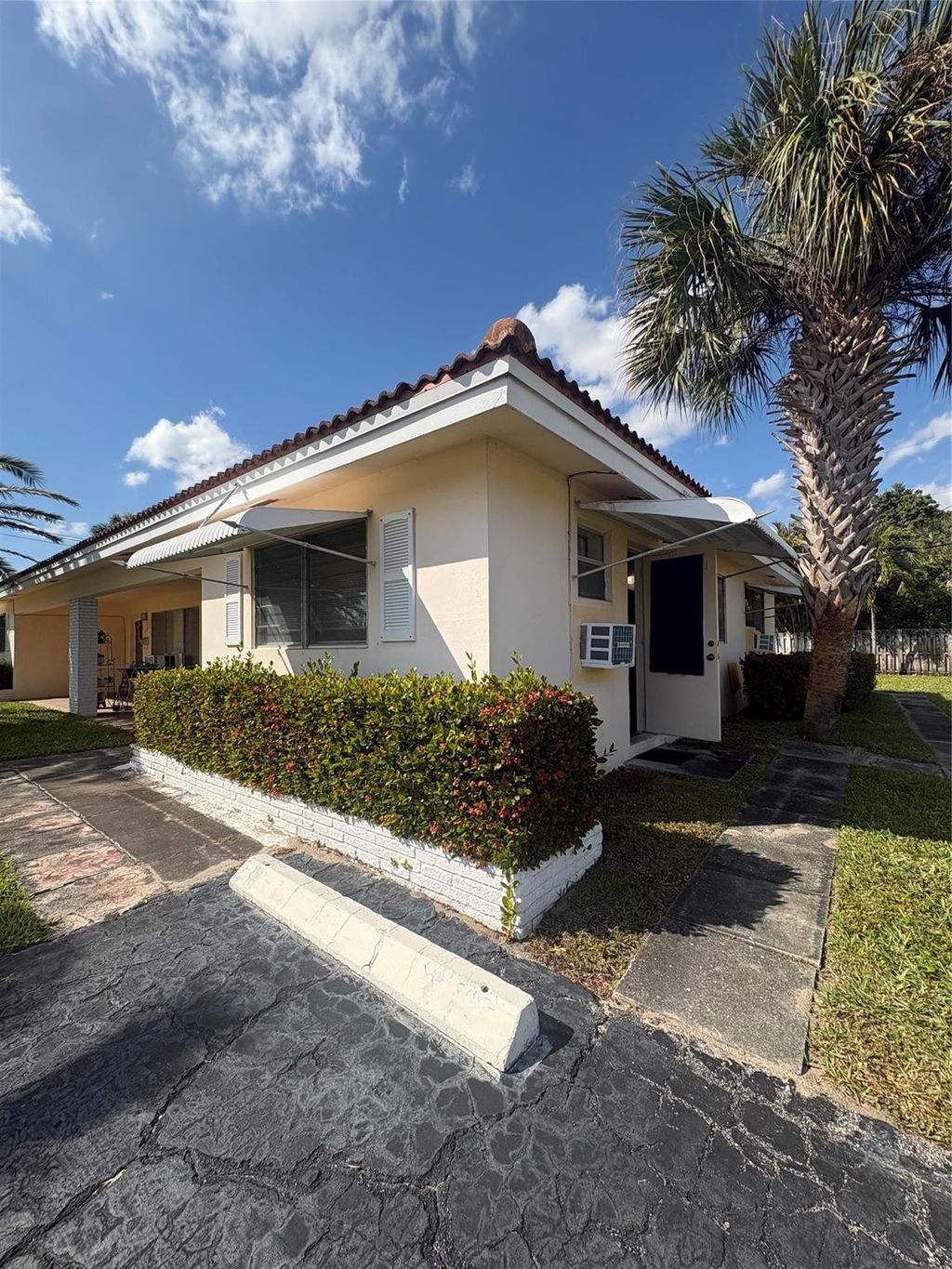 Photo of 2709 NE 32nd Street #2, Fort Lauderdale, FL 33306 (MLS # F10552398)