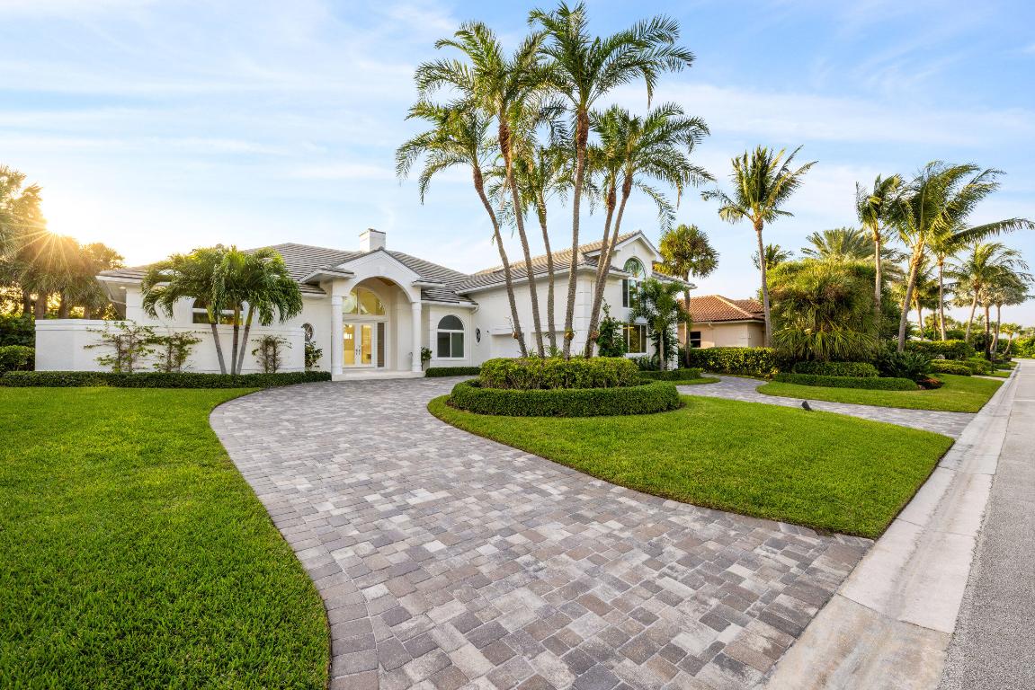 2925 SE Dune Drive, Stuart, FL, 34996/$3,750,000 3 2925 SE Dune Drive