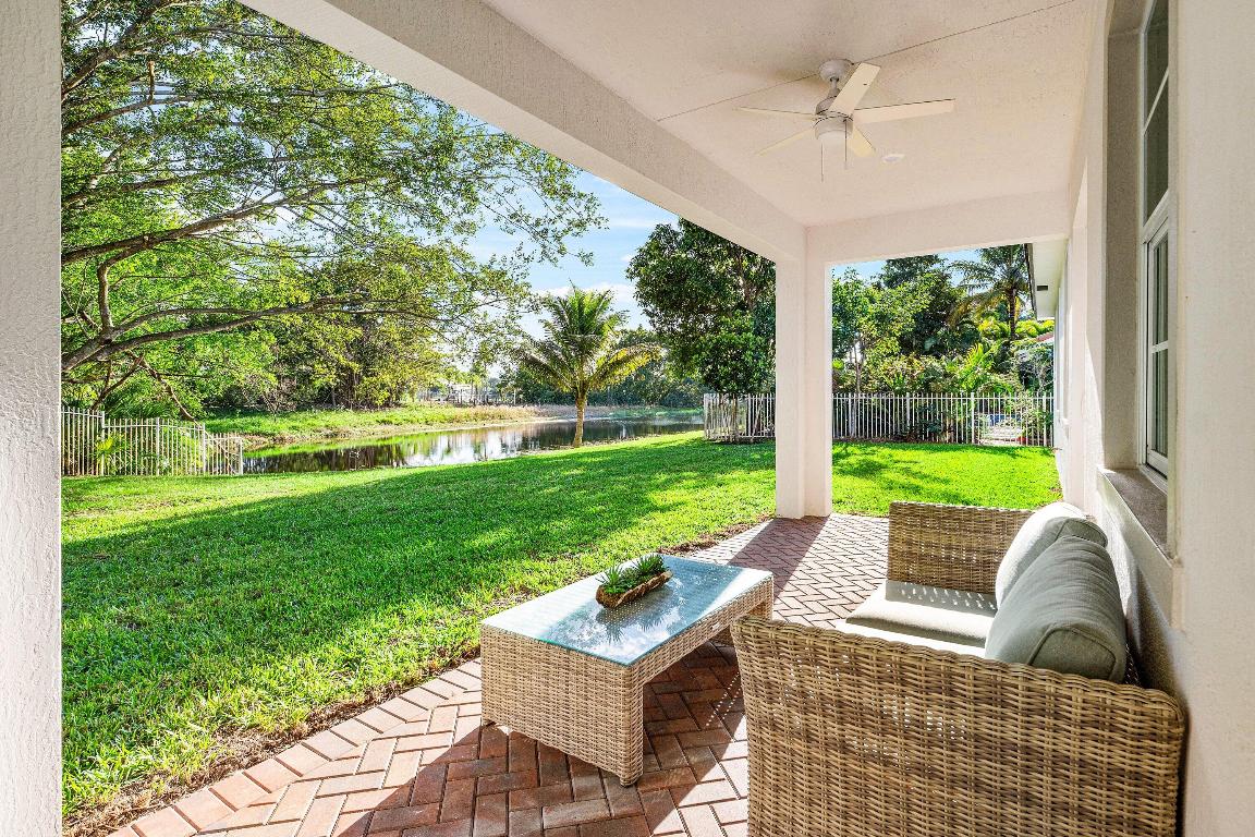 ESTATES OF BOYNTON WATERS - Residential