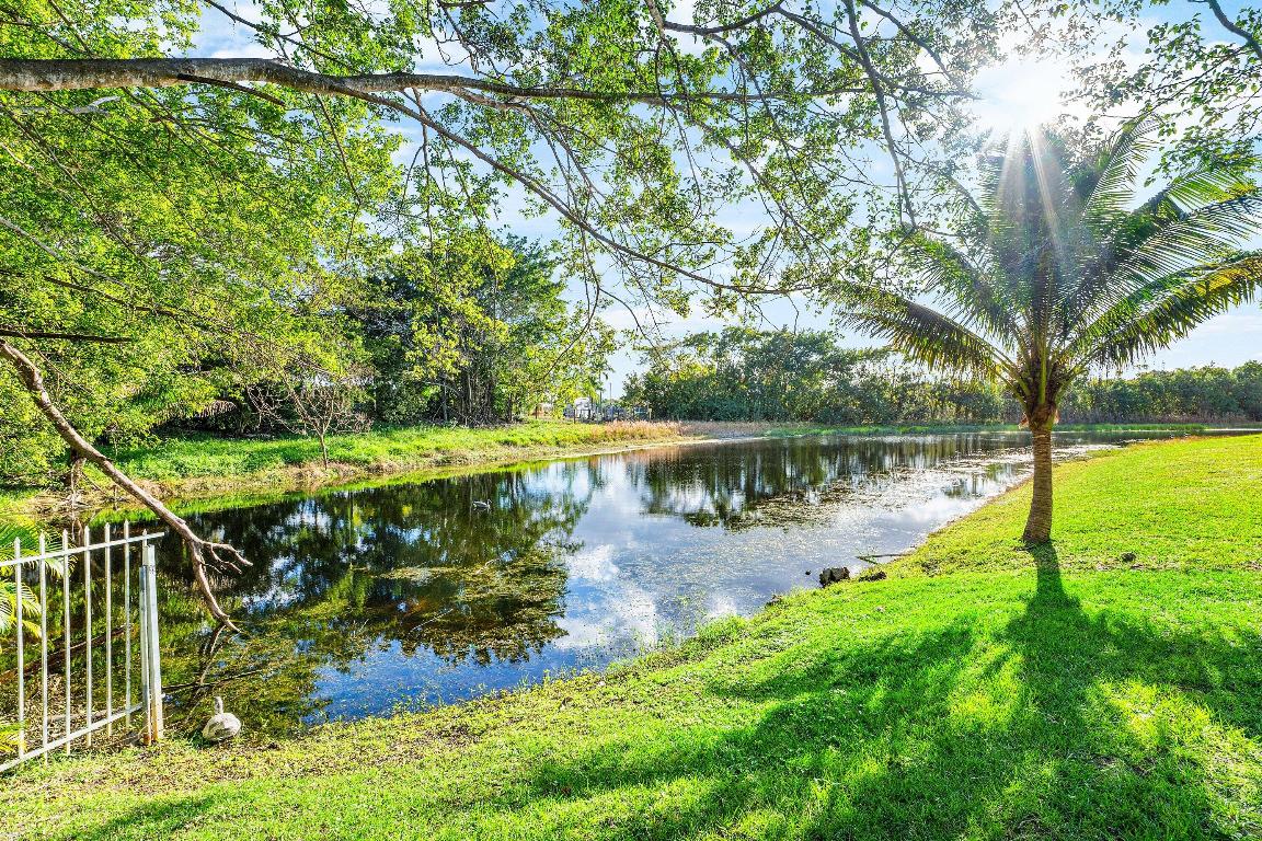 ESTATES OF BOYNTON WATERS - Residential