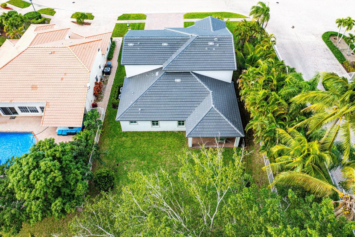 ESTATES OF BOYNTON WATERS - Residential