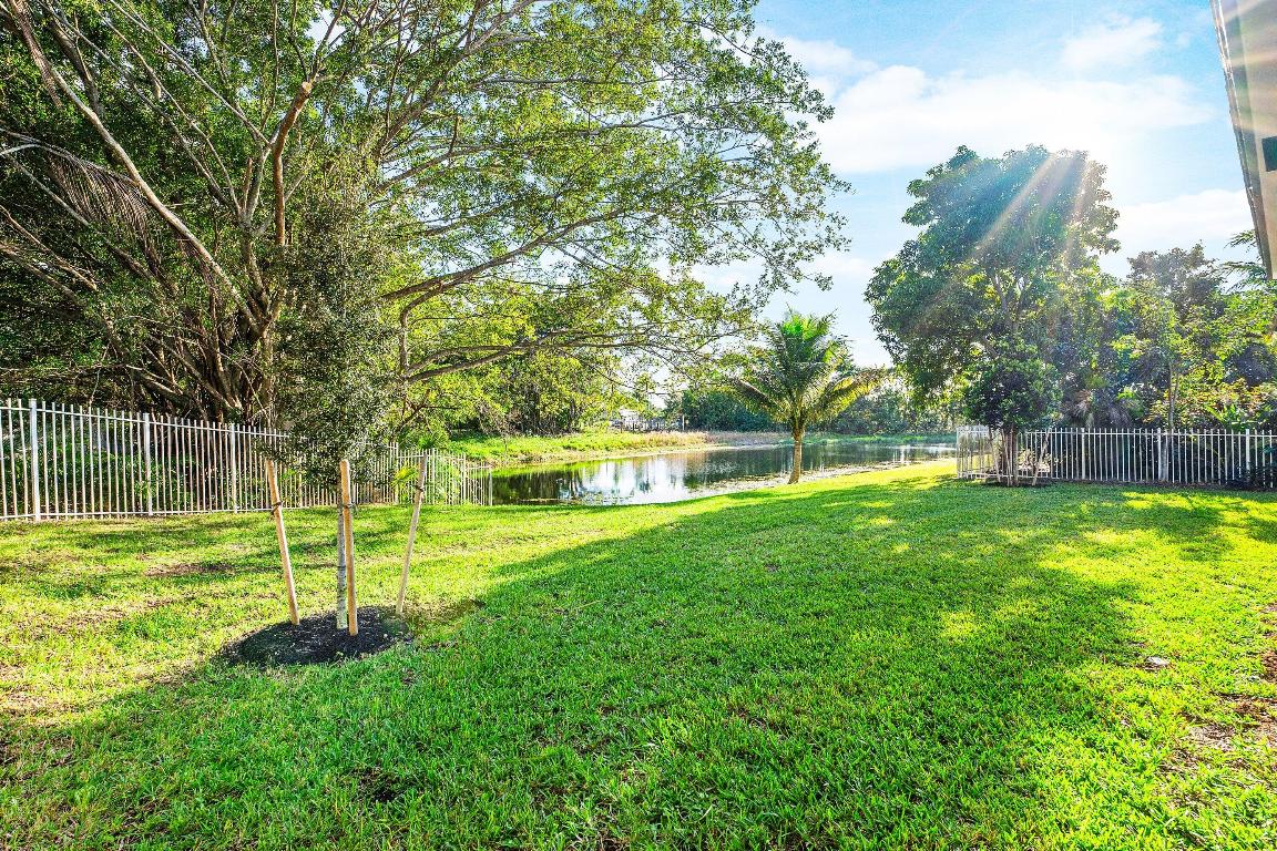 ESTATES OF BOYNTON WATERS - Residential