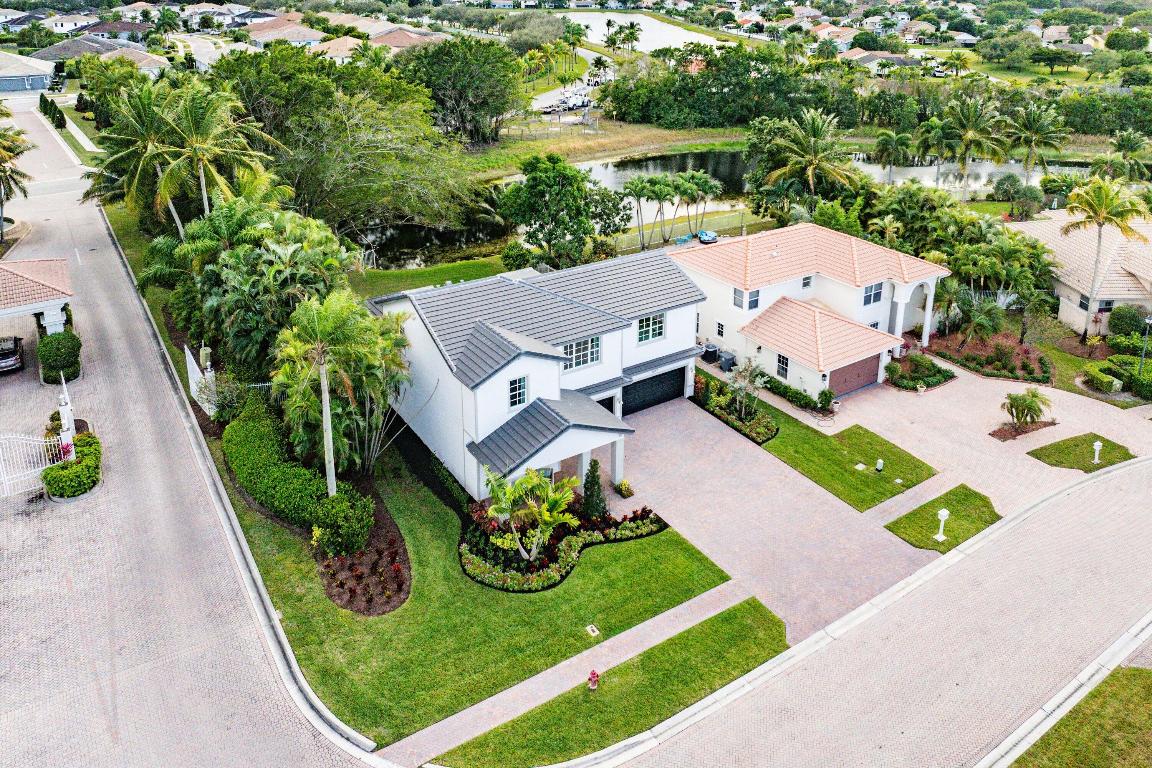 ESTATES OF BOYNTON WATERS - Residential