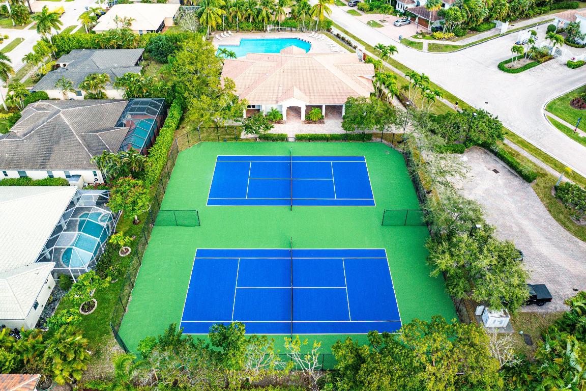 ESTATES OF BOYNTON WATERS - Residential