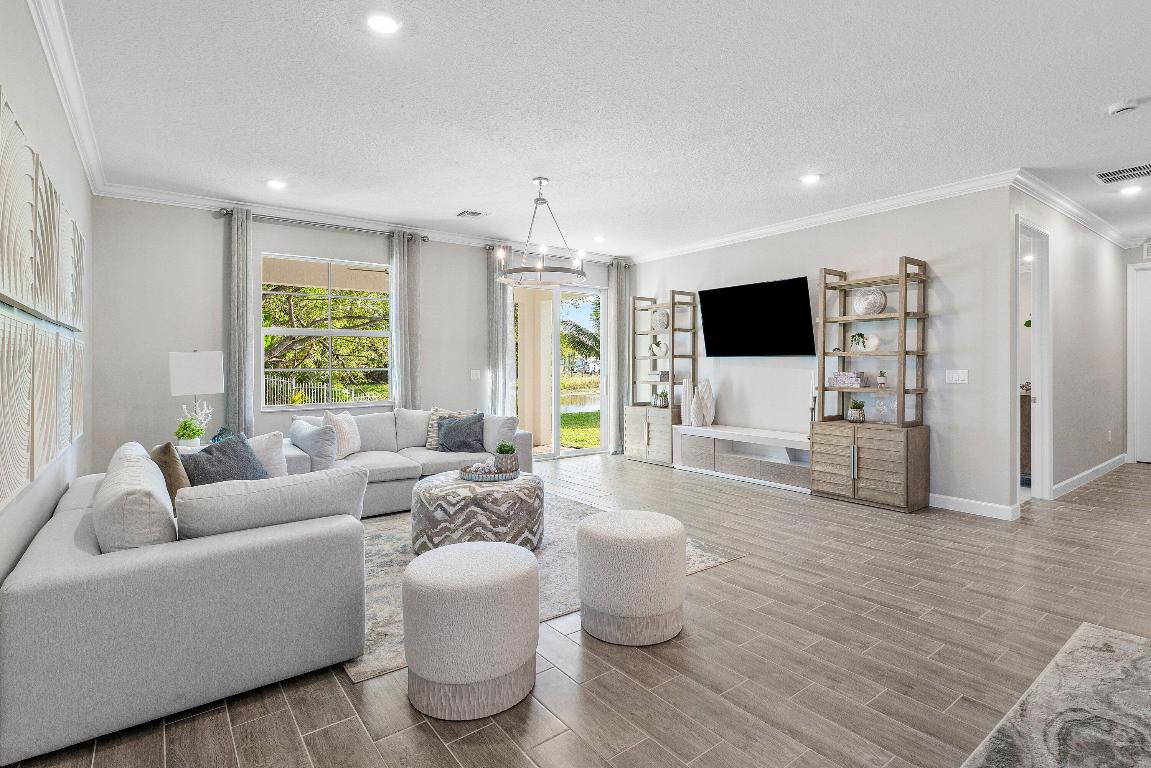 ESTATES OF BOYNTON WATERS - Residential