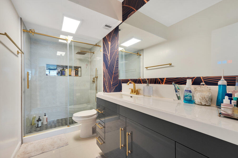 ARLEN HOUSE WEST CONDO - Residential