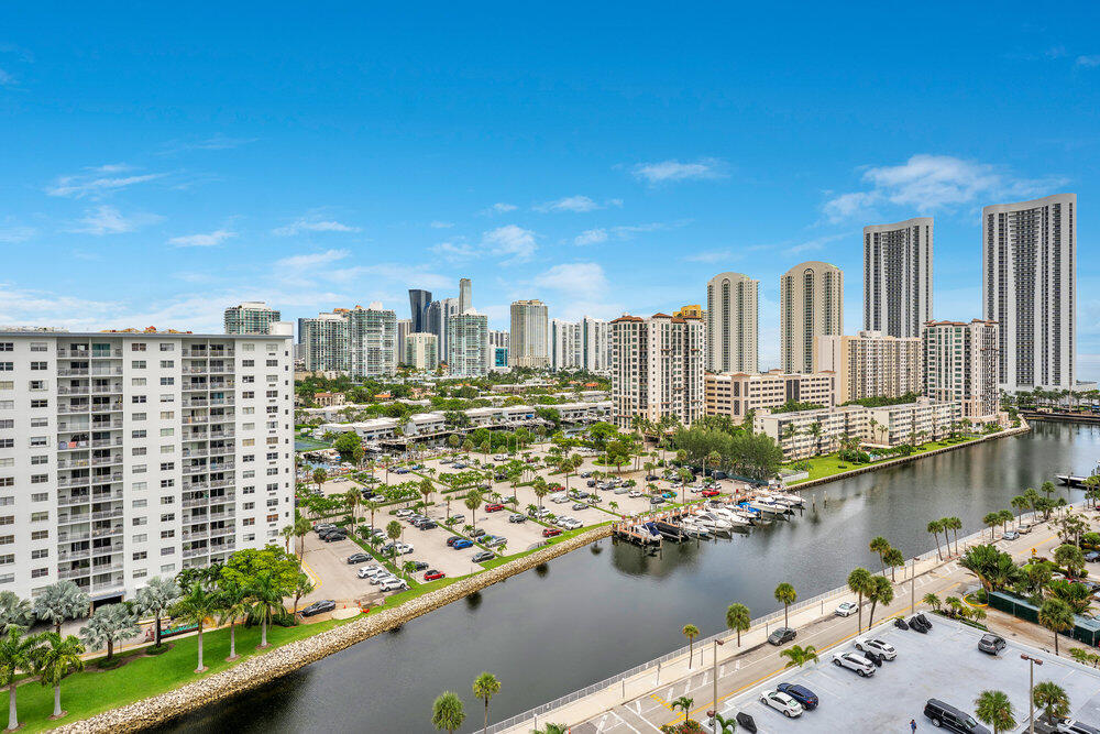 ARLEN HOUSE WEST CONDO - Residential