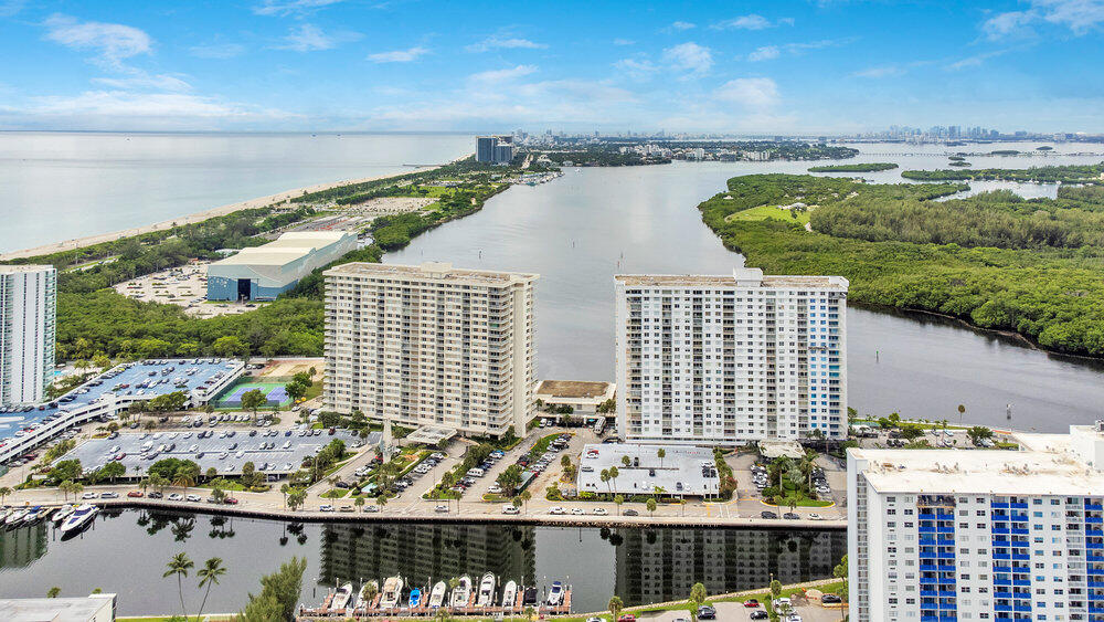 ARLEN HOUSE WEST CONDO - Residential