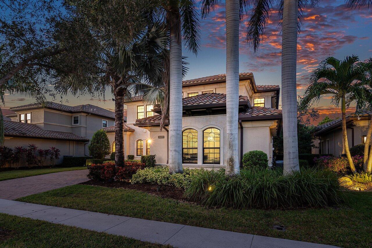 8469 Hawks Gully Avenue