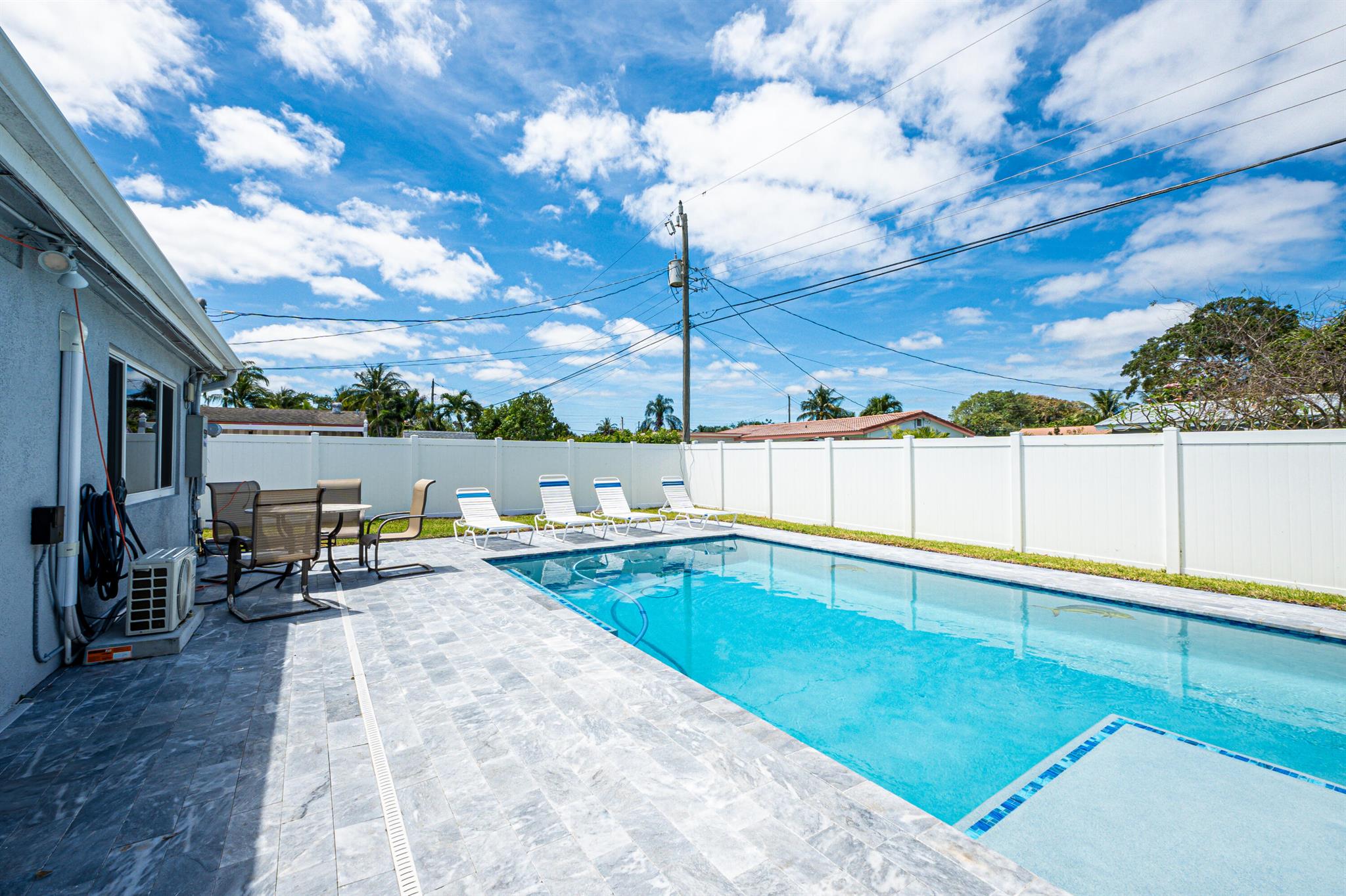 SPANISH VILLAGE - Residential