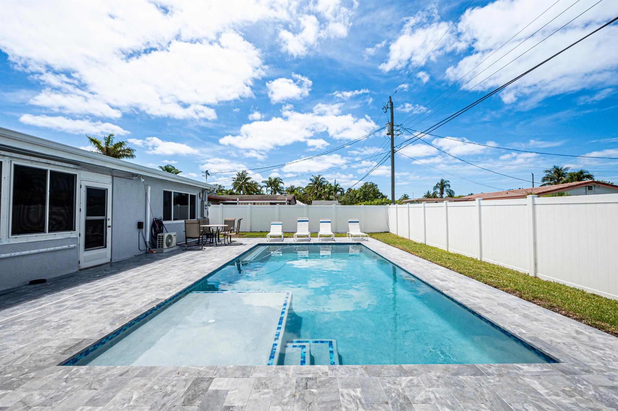 SPANISH VILLAGE - Residential