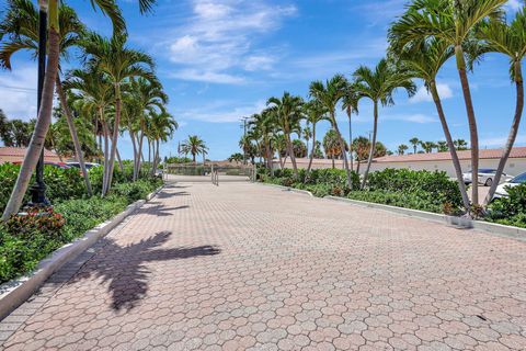 A home in Hutchinson Island