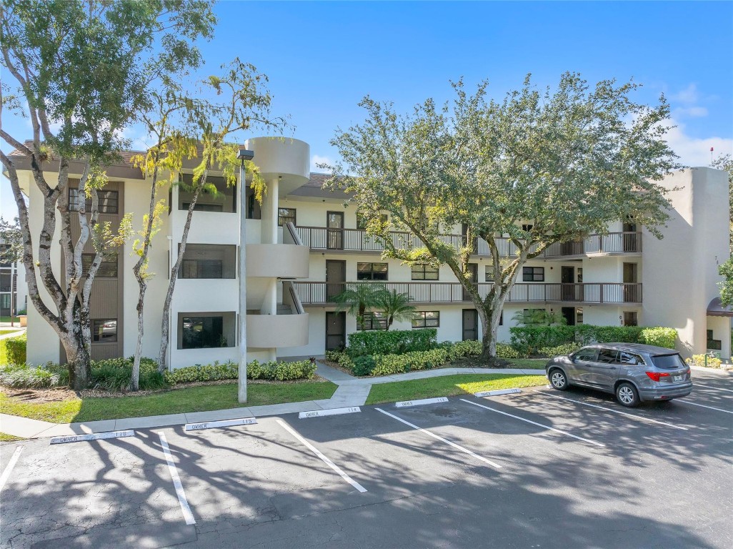 Bonaire at Woodmont Condo - Residential