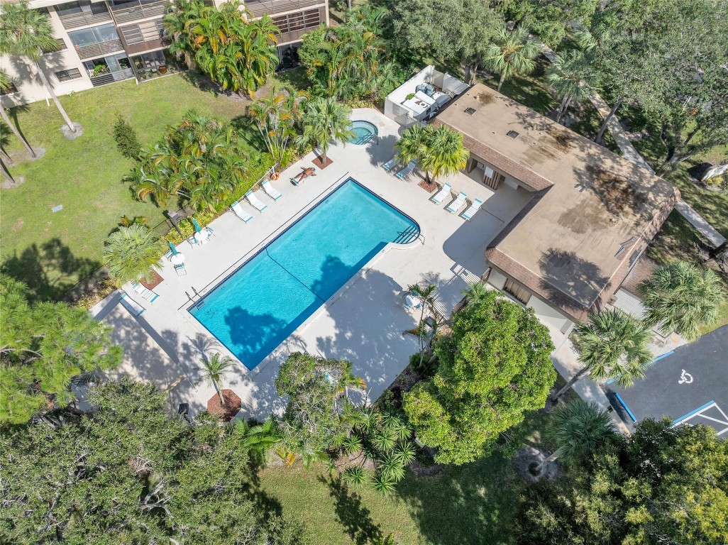 Bonaire at Woodmont Condo - Residential