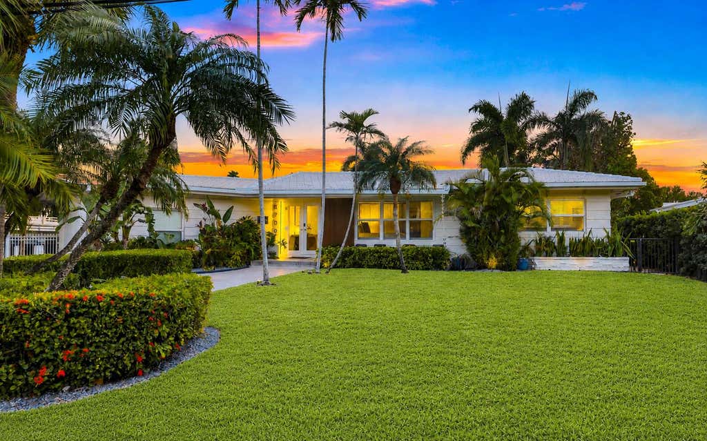 Photo of 1700 Marietta Drive, Fort Lauderdale, FL 33316 (MLS # B26056409)