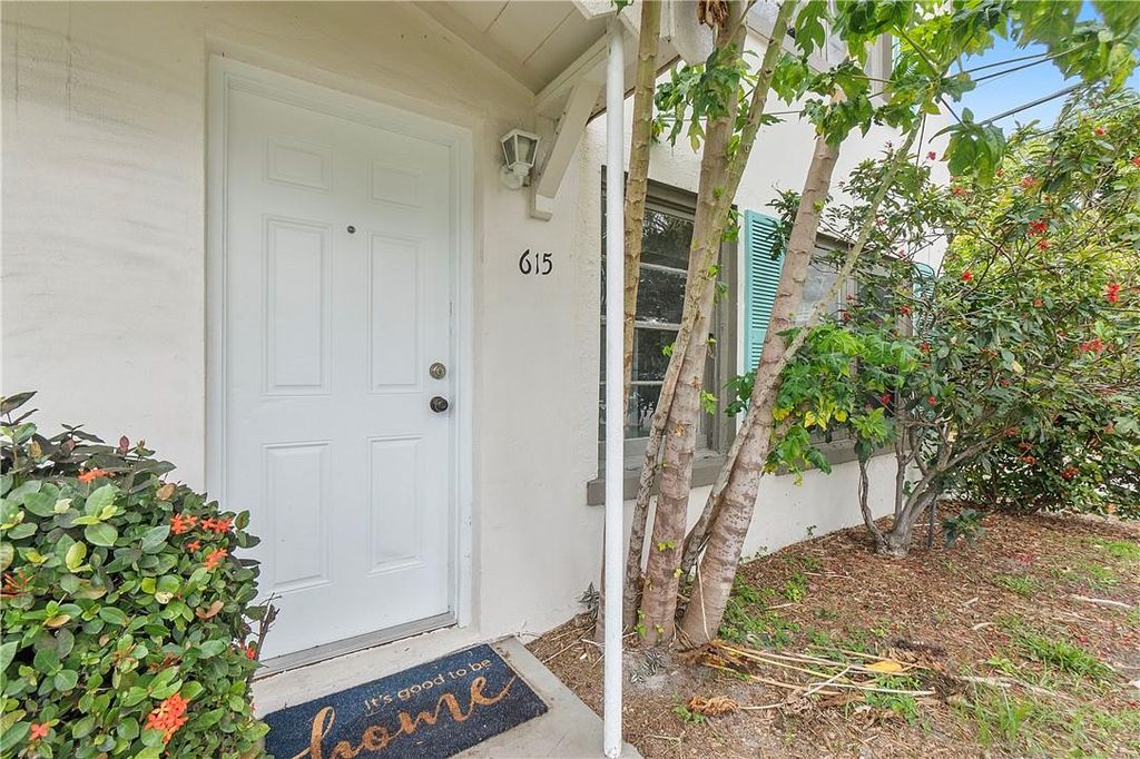 Photo of 615 SE 1st St, Delray Beach, FL 33483 (MLS # F10384169)