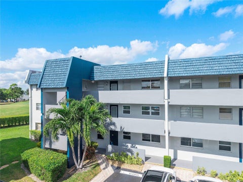 Tiny photo for 7807 Golf Circle Drive #211, Margate, FL 33063 (MLS # F10538130)