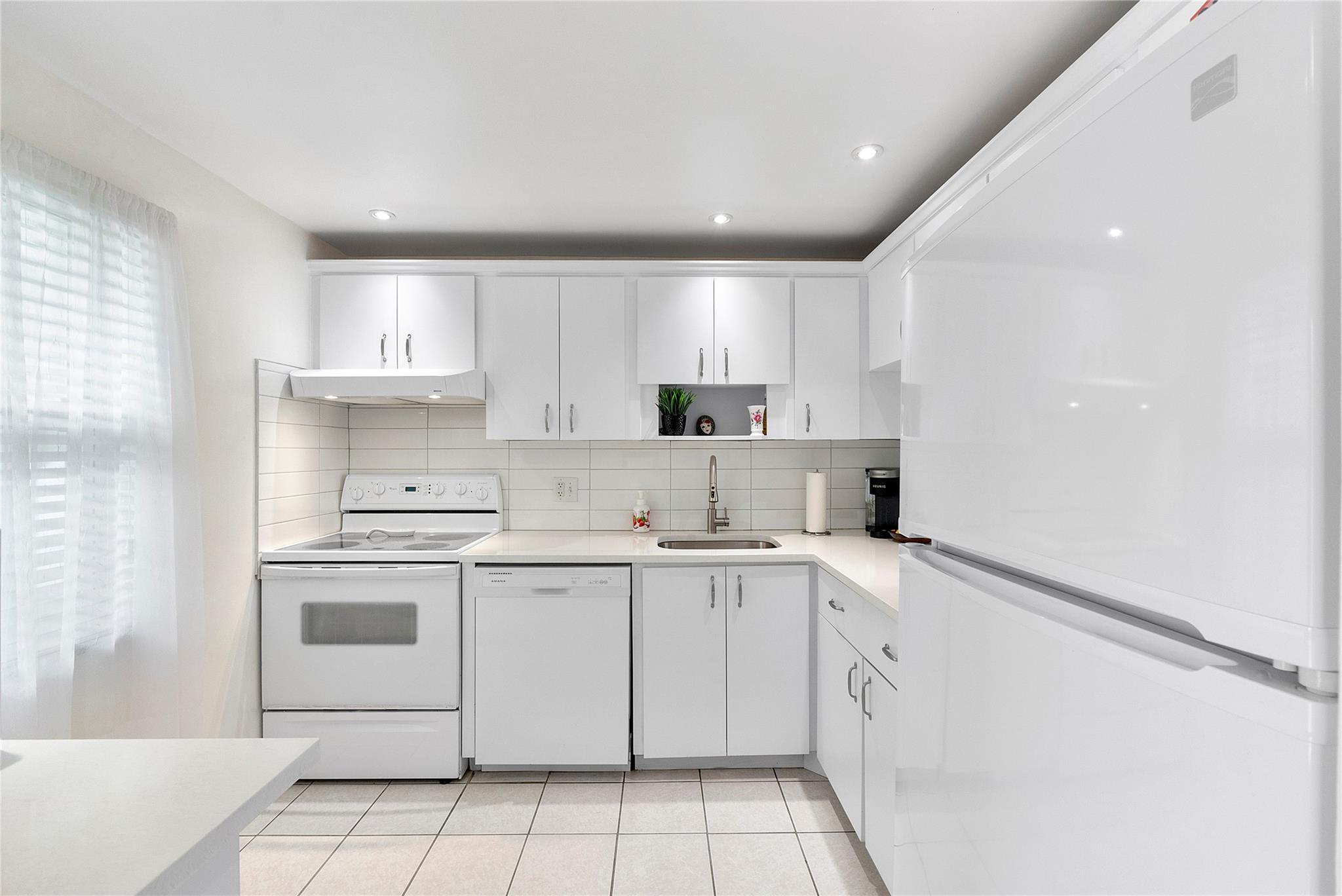 ORIOLE GOLF & TENNIS CLUB - Residential