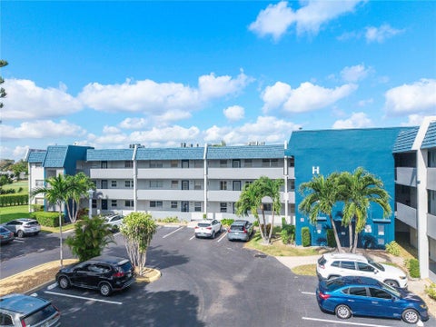 Tiny photo for 7807 Golf Circle Drive #211, Margate, FL 33063 (MLS # F10538130)