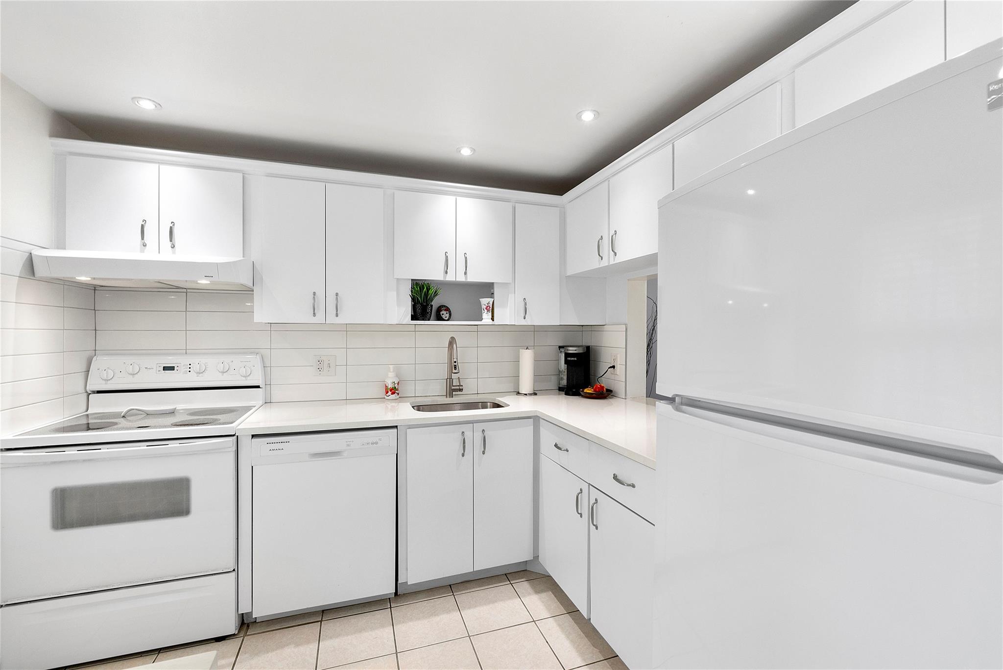 ORIOLE GOLF & TENNIS CLUB - Residential