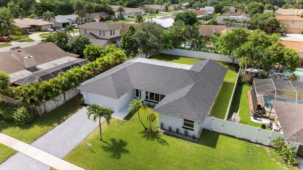 Photo of 11312 Chipmunk Drive, Boca Raton, FL 33428 (MLS # R11012476)