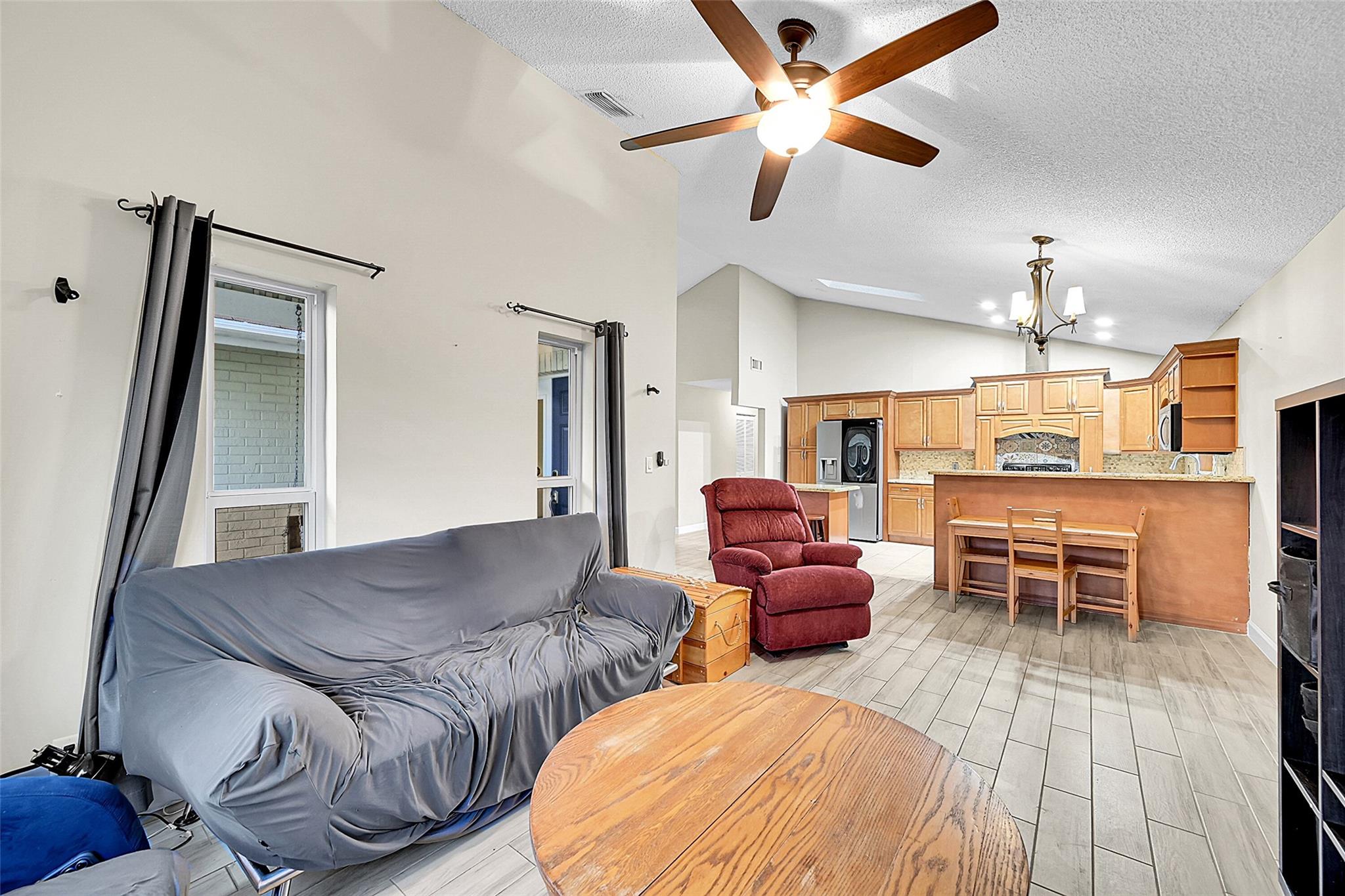 SPRINGTREE LAKES - Residential