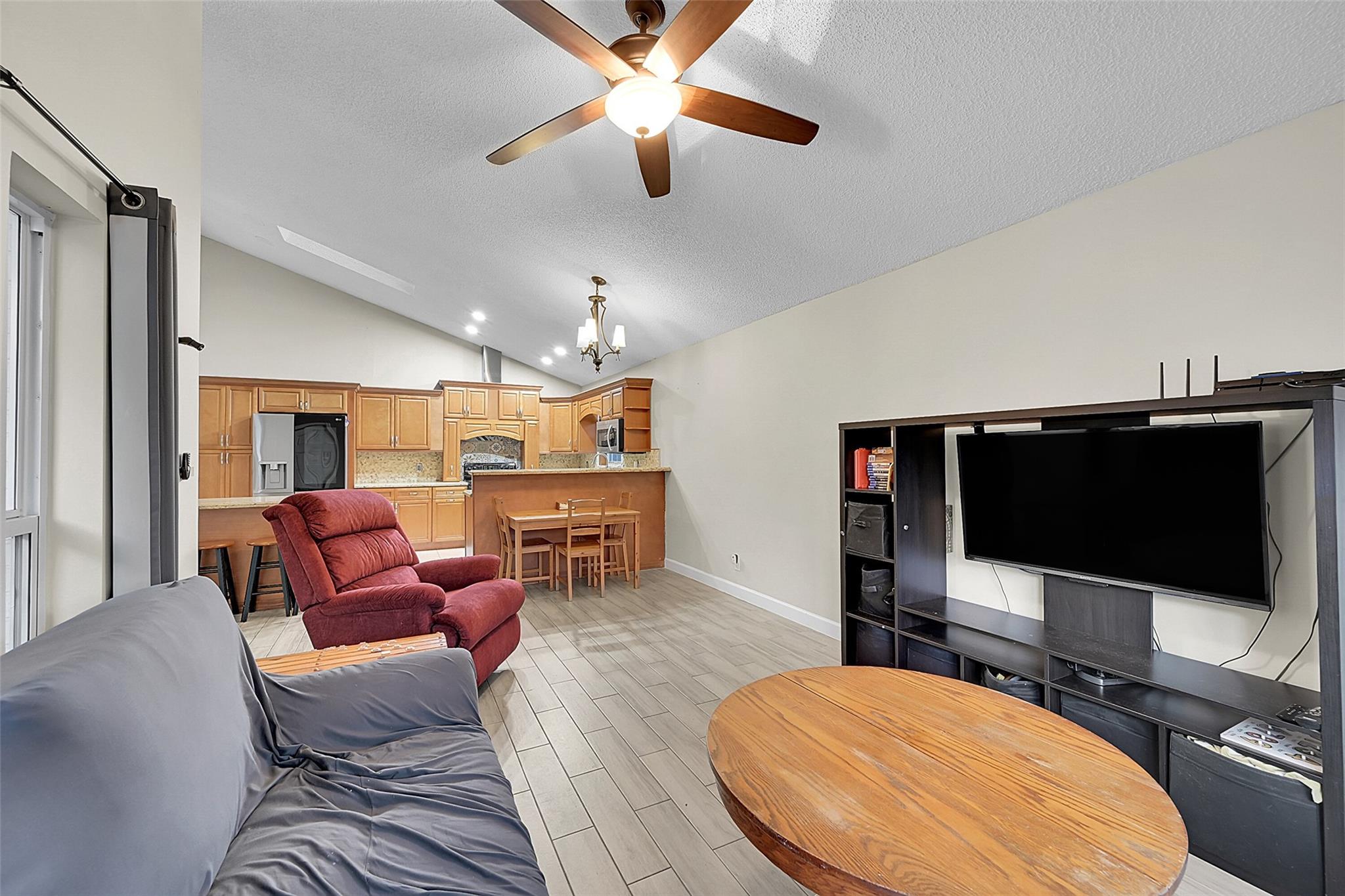 SPRINGTREE LAKES - Residential