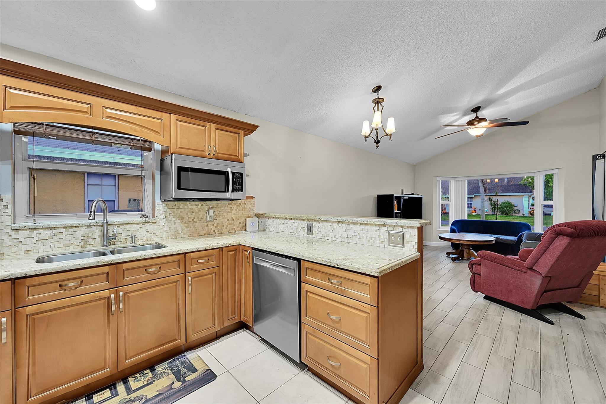 SPRINGTREE LAKES - Residential