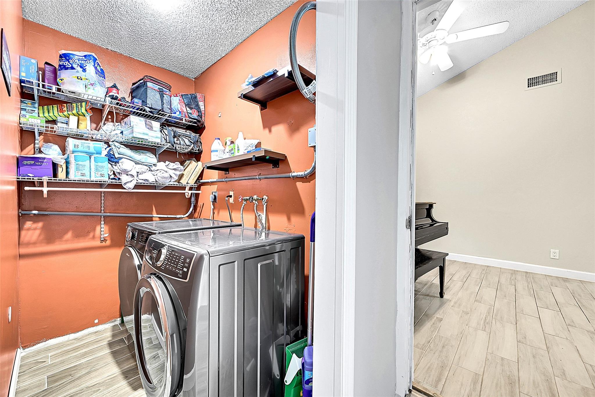 SPRINGTREE LAKES - Residential