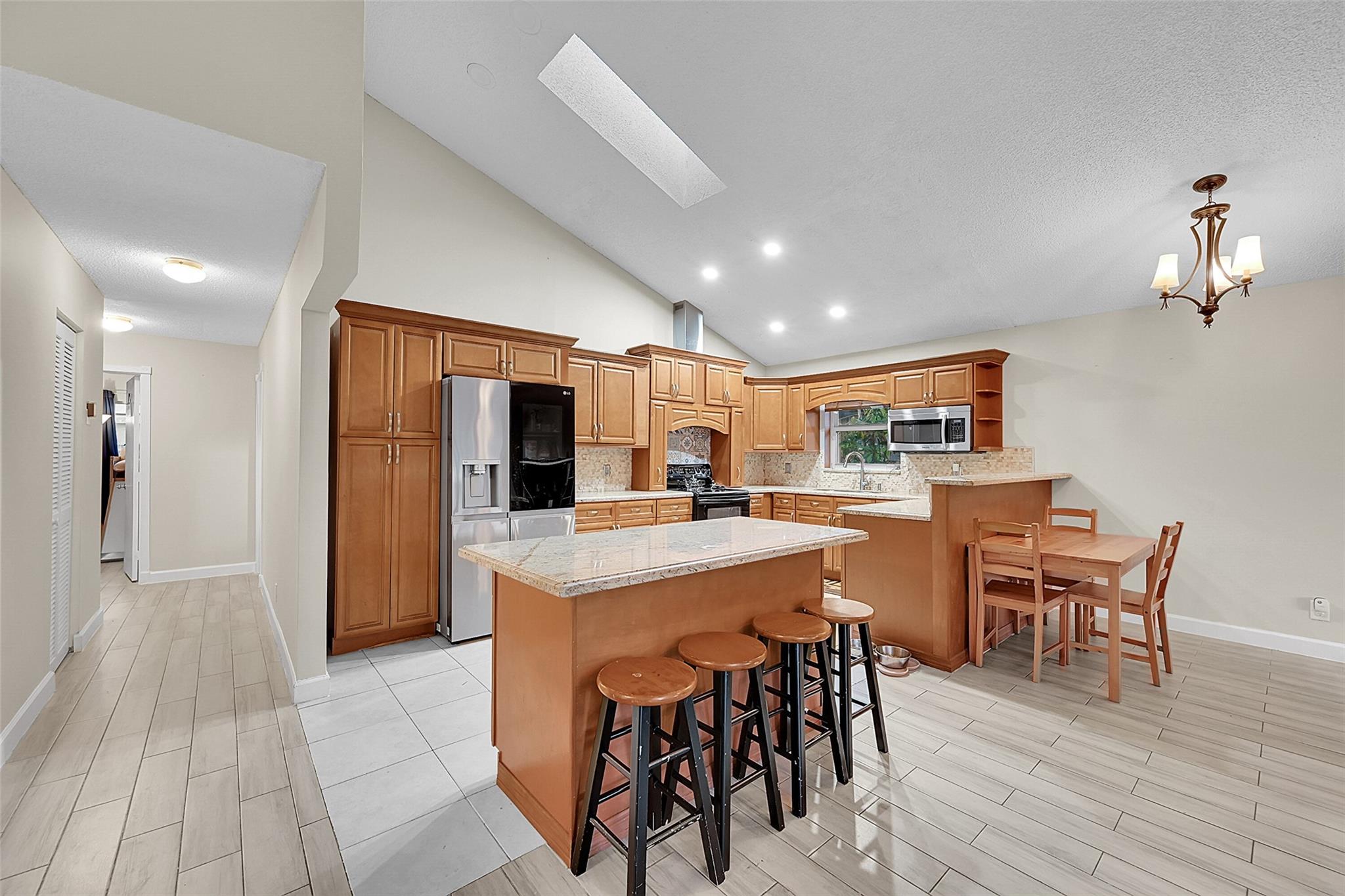 SPRINGTREE LAKES - Residential