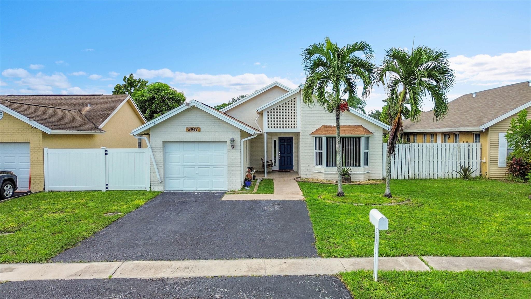 SPRINGTREE LAKES - Residential