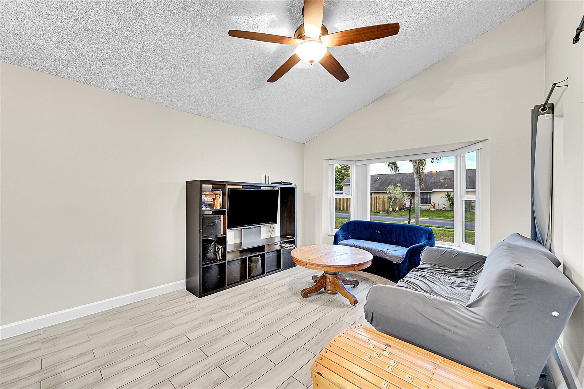 SPRINGTREE LAKES - Residential