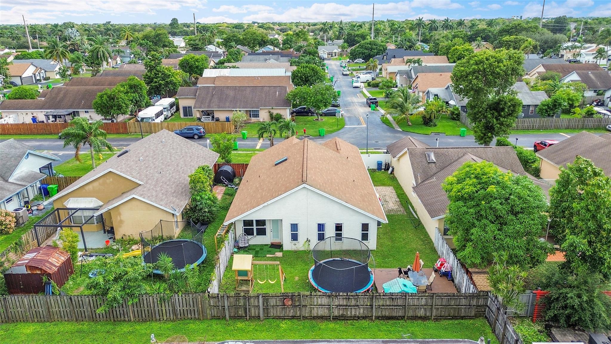 SPRINGTREE LAKES - Residential