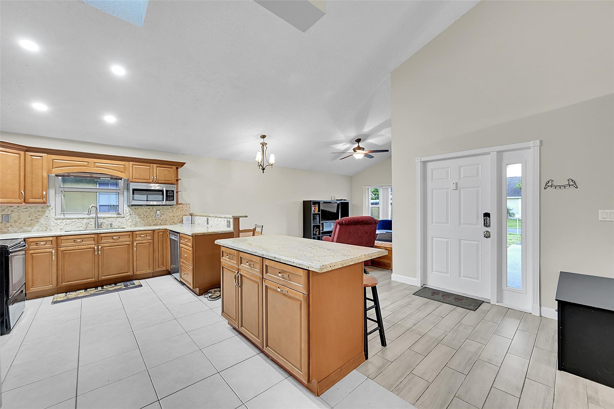 SPRINGTREE LAKES - Residential