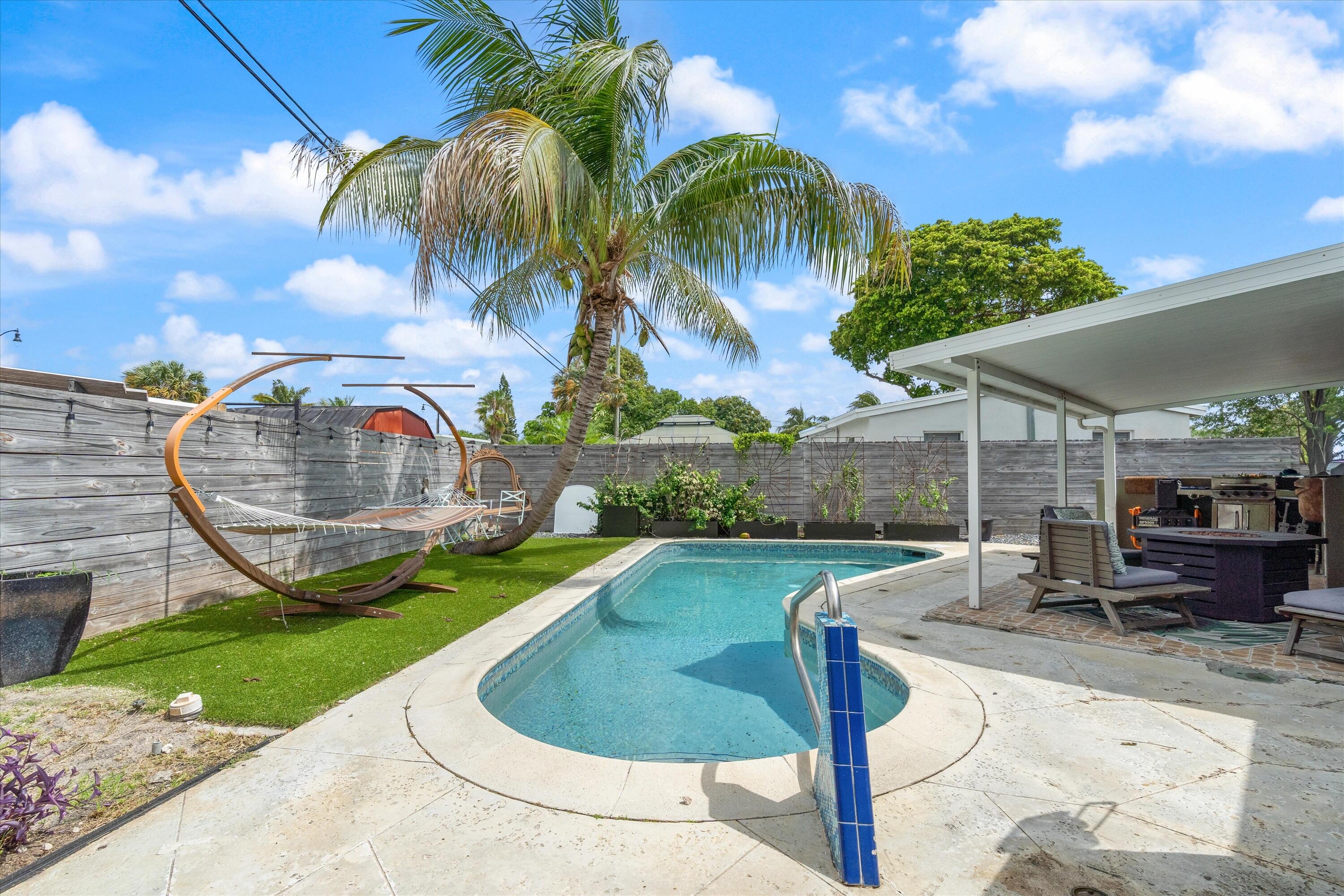 COLLIER MANOR 4TH ADD - Residential